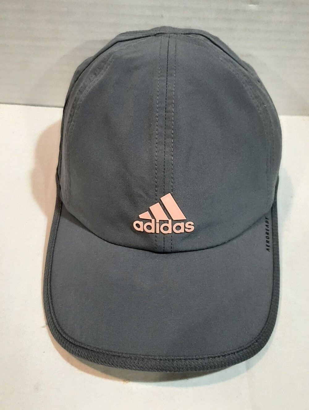 🛍adidas Women's Superlite AEROREADY Hat in charcoal grey Strapback